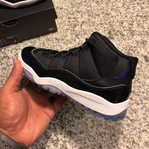 Jordan’s retro 11 size 3Y
